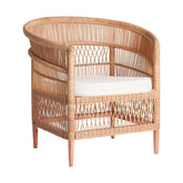 Prémium kategóriás, kortárs stílusú formatervezett rattan fotel, fehér színű pamut ülőpárnával